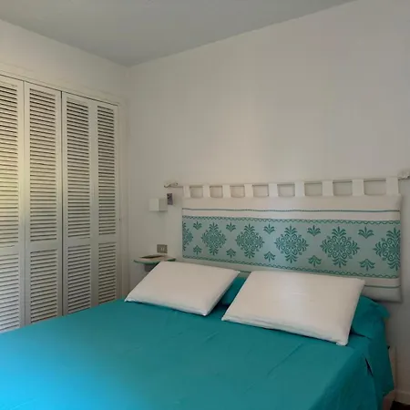 Smeraldino Flat Bilocale Vista Golfo Di Cugnana In Cugnana